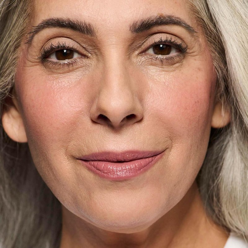Classic Lipstick - No Makeup Makeup Crème | Sheer-to-Bold Hydration & Satin Finish, Pink 02
