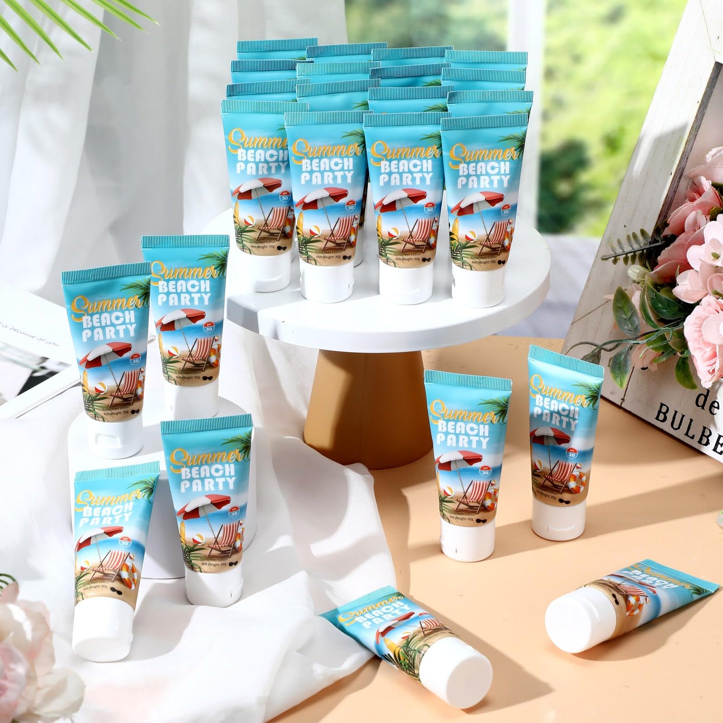 Dansib 24 Pcs Mini Sunscreen Bulk for Summer Party Wedding SPF 30 Water Resistant Sunscreen Lotion Bulk 1oz Travel Size for Thank You Gifts Wedding Supplies (Christmas)