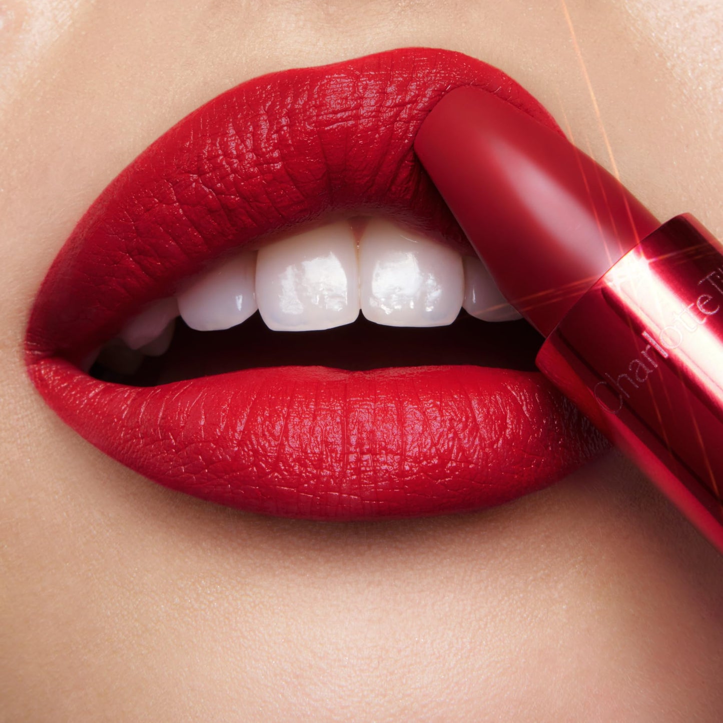 Charlotte Tilbury Matte Revolution Lipstick - Long Lasting, Matte Lipstick, Giftable Beauty Essential with Buildable Color & Lip-Loving Ingredients - Creamy, Easy to Blend Formula - Pizzazz