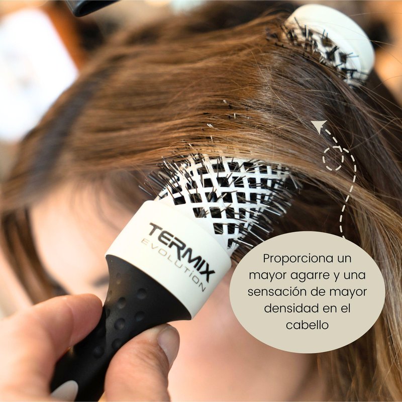 Termix Evolution Soft Ø 32 mm-Hairbrush for thin hair with ionized bristles specially for thin and delicate hair.