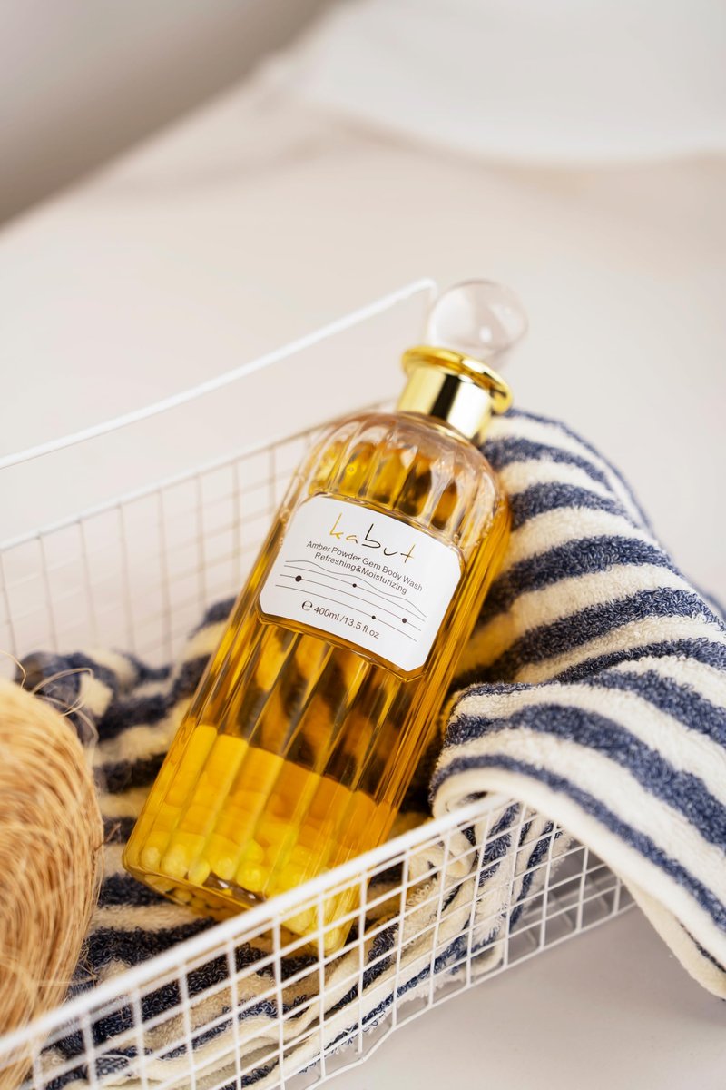 Kabut Pearl Extract Body Wash, Amber Powder Infused, Plant-Based Natural Formula for Daily Cleansing, Gentle Hydrating Shower Gel, 400ml