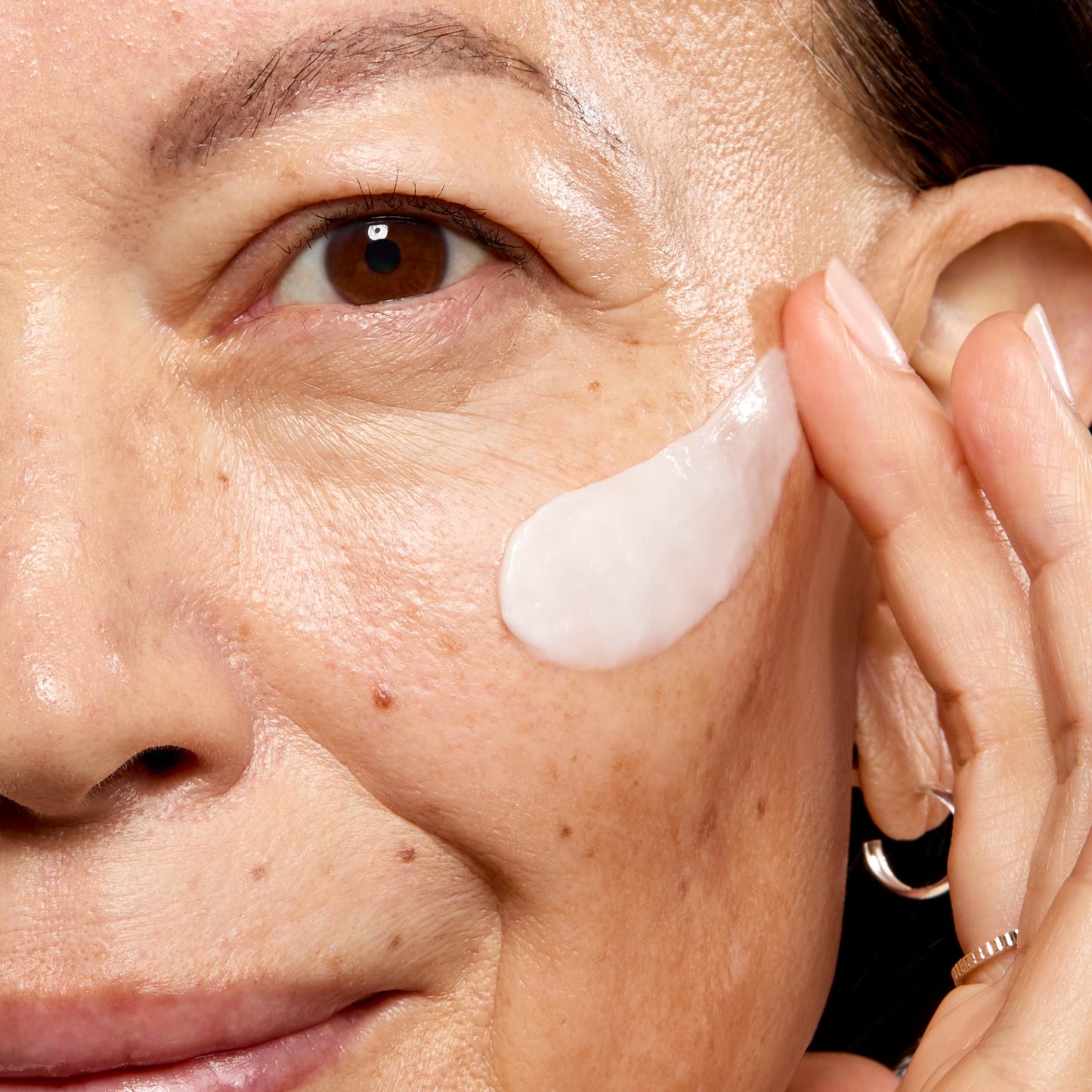 No7 Restore & Renew Multi Action Night Cream for Face & Neck - Nighttime Face Moisturizer with Collagen Peptides - Anti Aging Skin Care for Crepey Skin with Hyaluronic Acid & Ceramides (1.69 Oz)