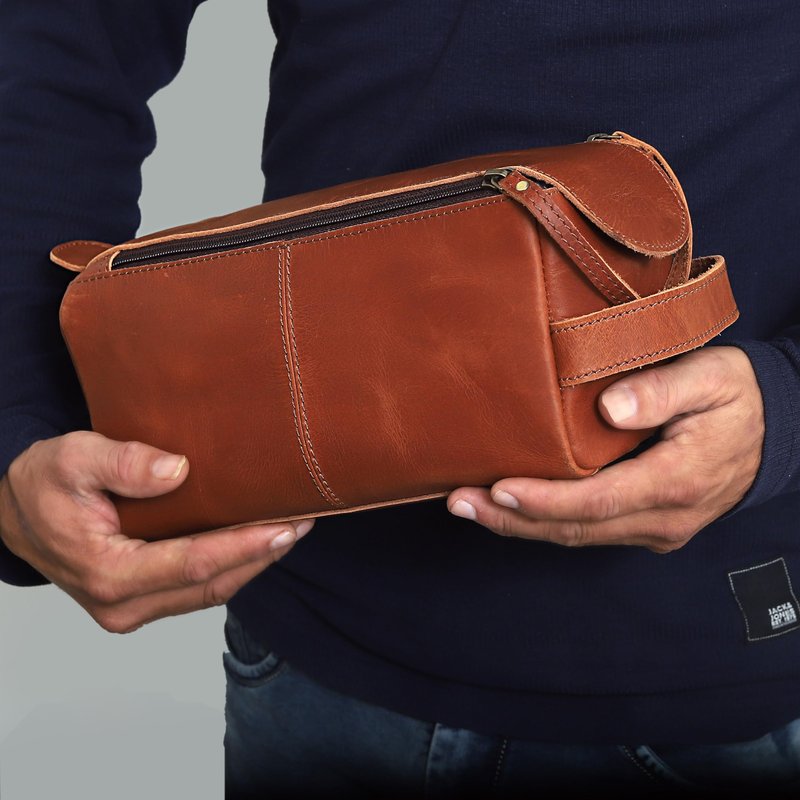 cuero Handcrafted Premium Genuine Buffalo Leather Toiletry Bag - Travel Dopp Kit for Men & Women, Ykk Dual Zipper Design for Quality and Style, Water Resistaant - Tan Brown
