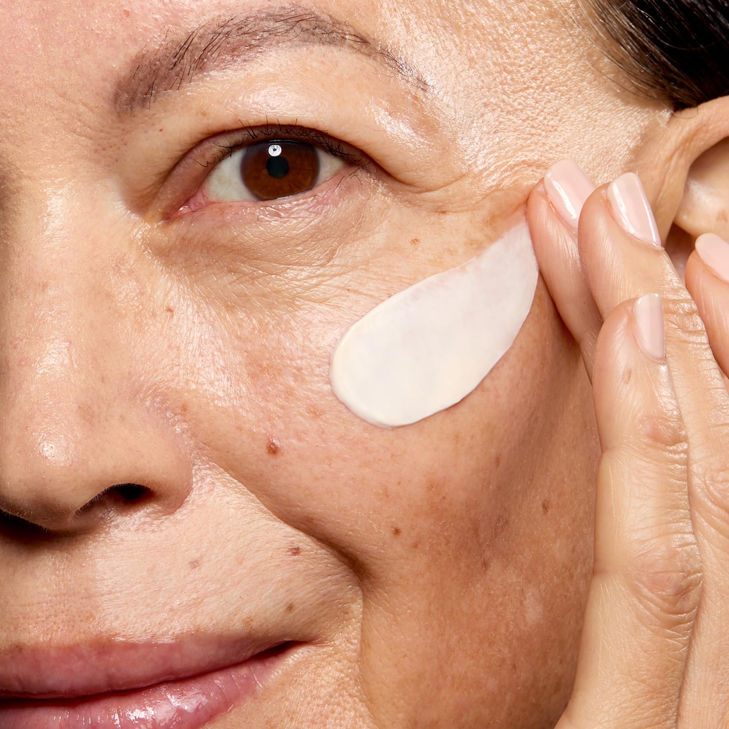 No7 Restore & Renew Multi Action Face & Neck SPF 30 Day Cream - Firming & Hydrating Face Moisturizer with Hyaluronic Acid to Help Reduce the Appearance of Wrinkles - Fragrance-Free (1.69 Fl Oz)