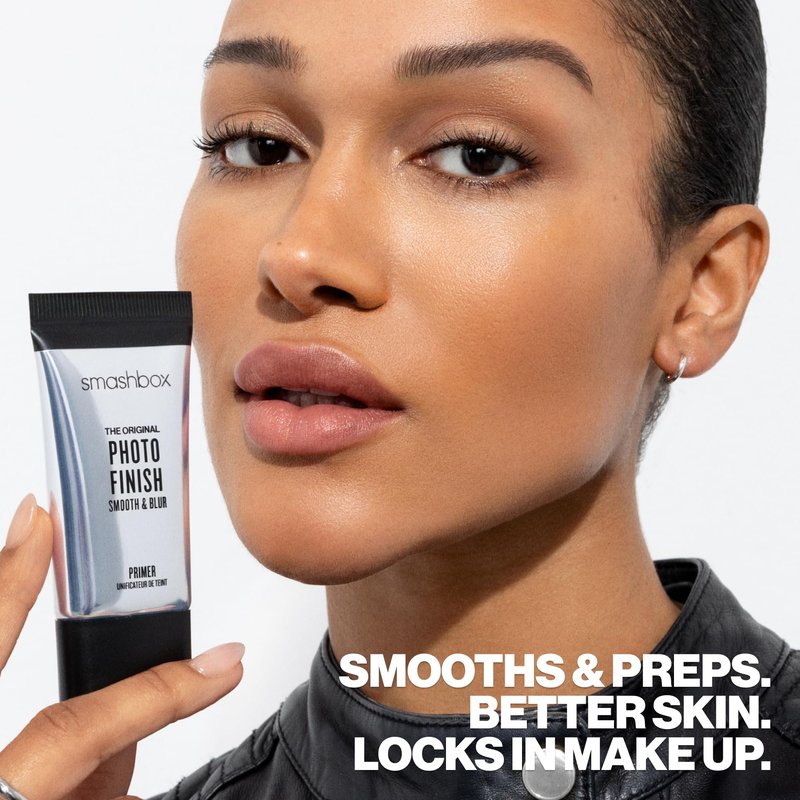 Smashbox Photo Finish Smooth & Blur Primer | Instantly Smooths Fine Lines and Pores for All Skin Types | Vitamins A & E Makeup Base with Blurring, 1.7 Fl Oz