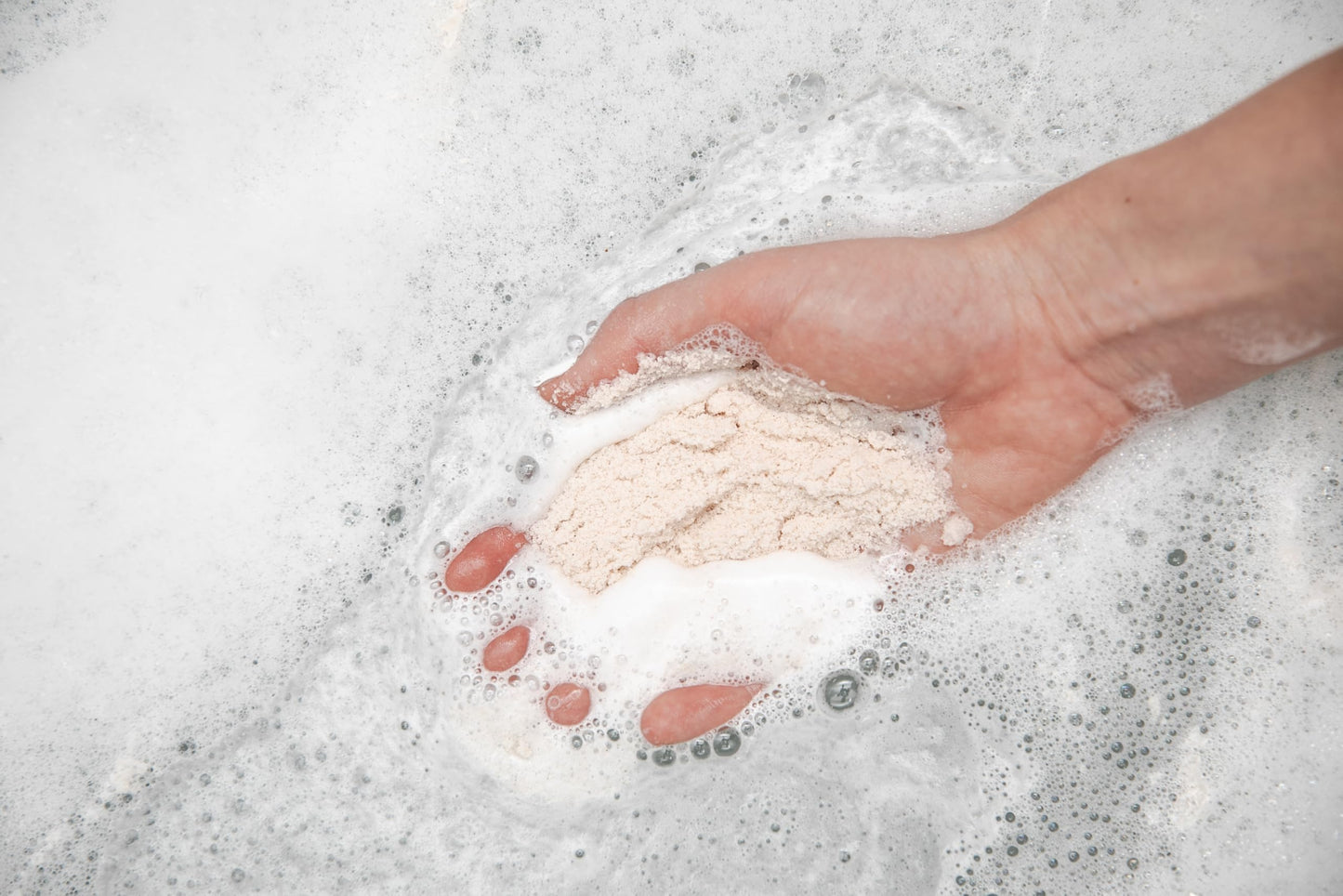 Bathorium Eucalyptus Apothecary Crush Bath Soak, 21 oz