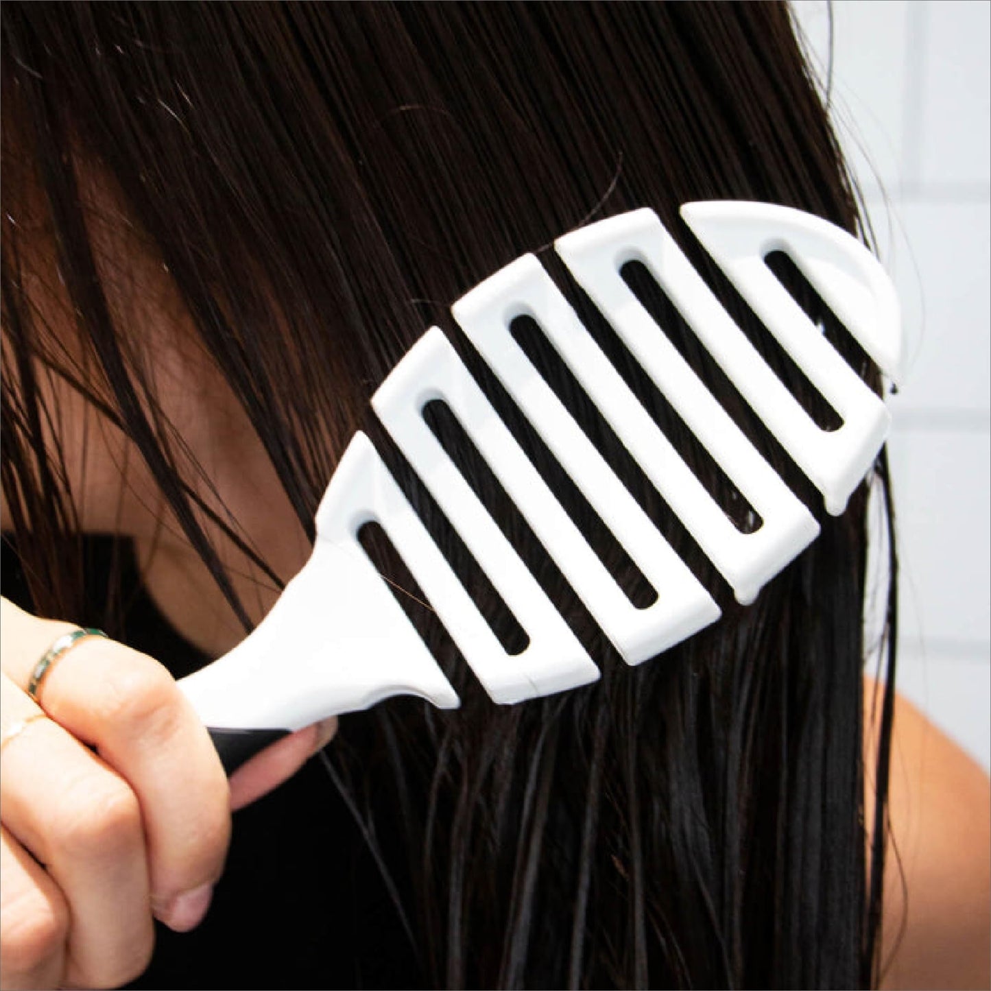 LolaVie x Wet Brush Custom Pro Flex Dry, White - 2 Pack - Detangle & Brush Wet or Dry Hair - Open-Vented Design, Heat-Resistant Bristles, EasyGrip Design - Cuts Drying Time