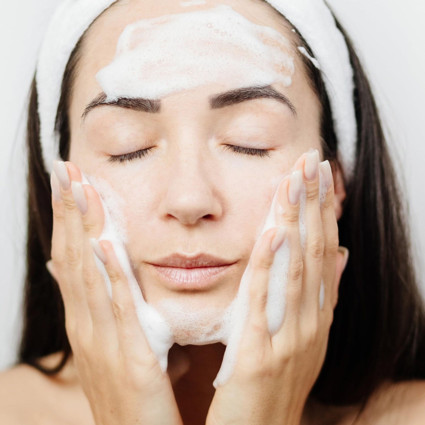 Serious Skincare Vitamin A Wash Gentle Exfoliating Facial Cleanser with Retinol, Papaya, Avena Sativa Extract, Purifying Foaming Face Wash for Women & Men, Sensitive Skin Safe, Non-Stripping 4 Fl. Oz.