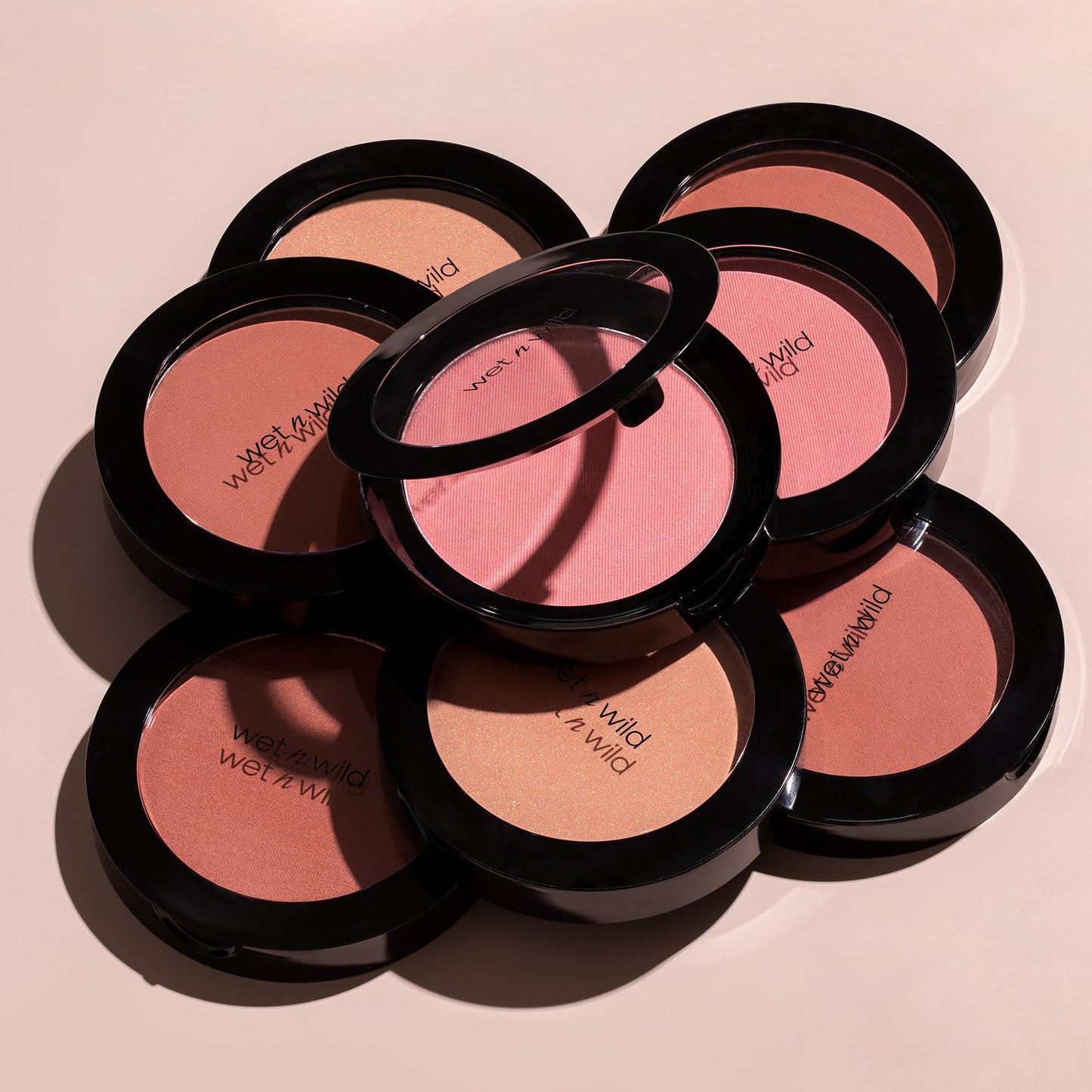wet n wild Color Icon Blush, Effortless Matte Natural Sheer Glow & Seamless Blend, Luxuriously Infused Smooth Jojoba Oil, Cruelty-Free & Vegan - Pinch Me Pink