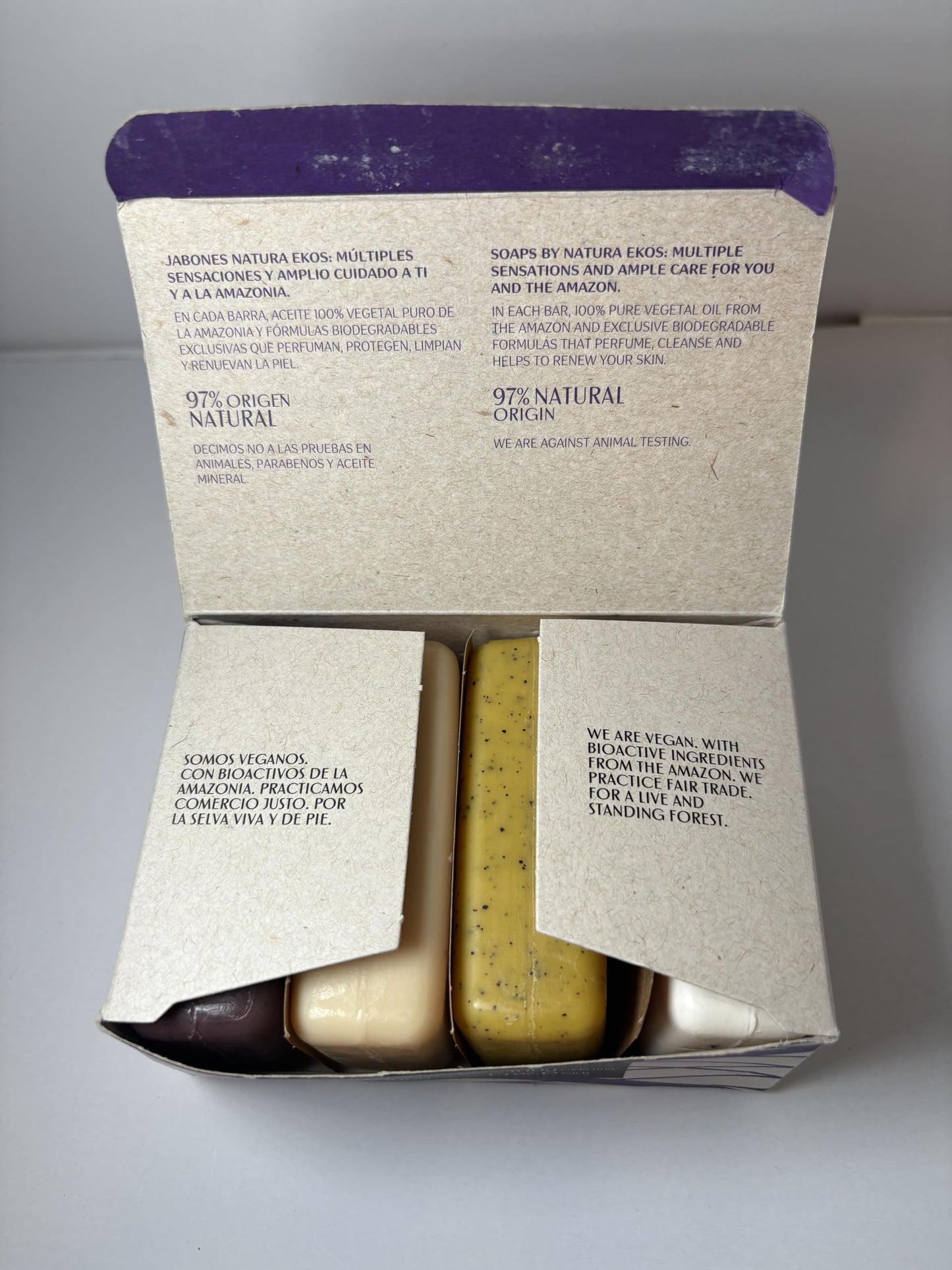 natura - Exfoliating Bar Soap Gift Set (4 Pack) Brazil Nut, Andiroba, Açaí & Passion Fruit - 100% Vegetable Oils, Vegan & Fair-Trade, Gentle Exfoliation, Brazilian Beauty Secrets - 3.5oz (100g)