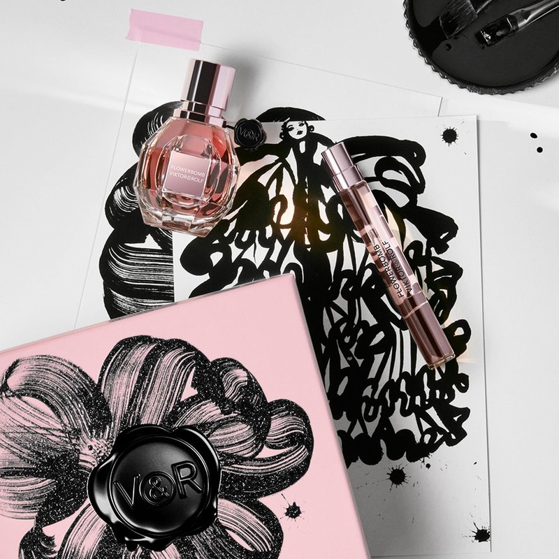 Viktor&Rolf - Flowerbomb Eau de Parfum - Women's Perfume Travel Set - Floral & Woody - With Notes of Rose, Peony & Patchouli - Full Size Perfume, 1 Fl Oz, Travel Size Perfume, 0.3 Fl Oz