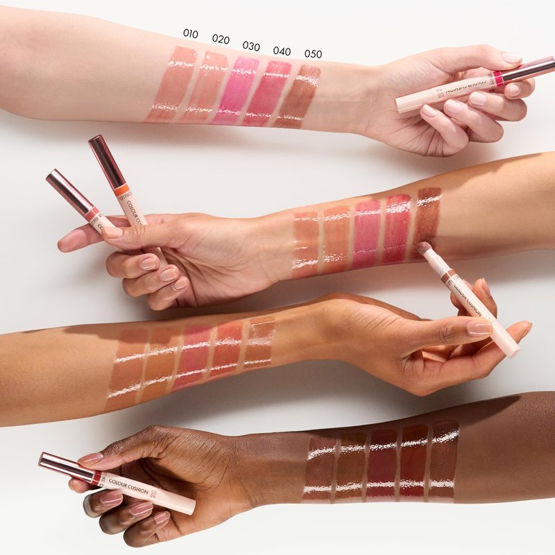 Catrice Colour Cushion Juicy Lip Oil | High-Shine, Non-Sticky Gloss with Nourishing Oils | Cushion Applicator & Twist-Up Pen | Vegan & Cruelty Free (010 | Bae Watch)