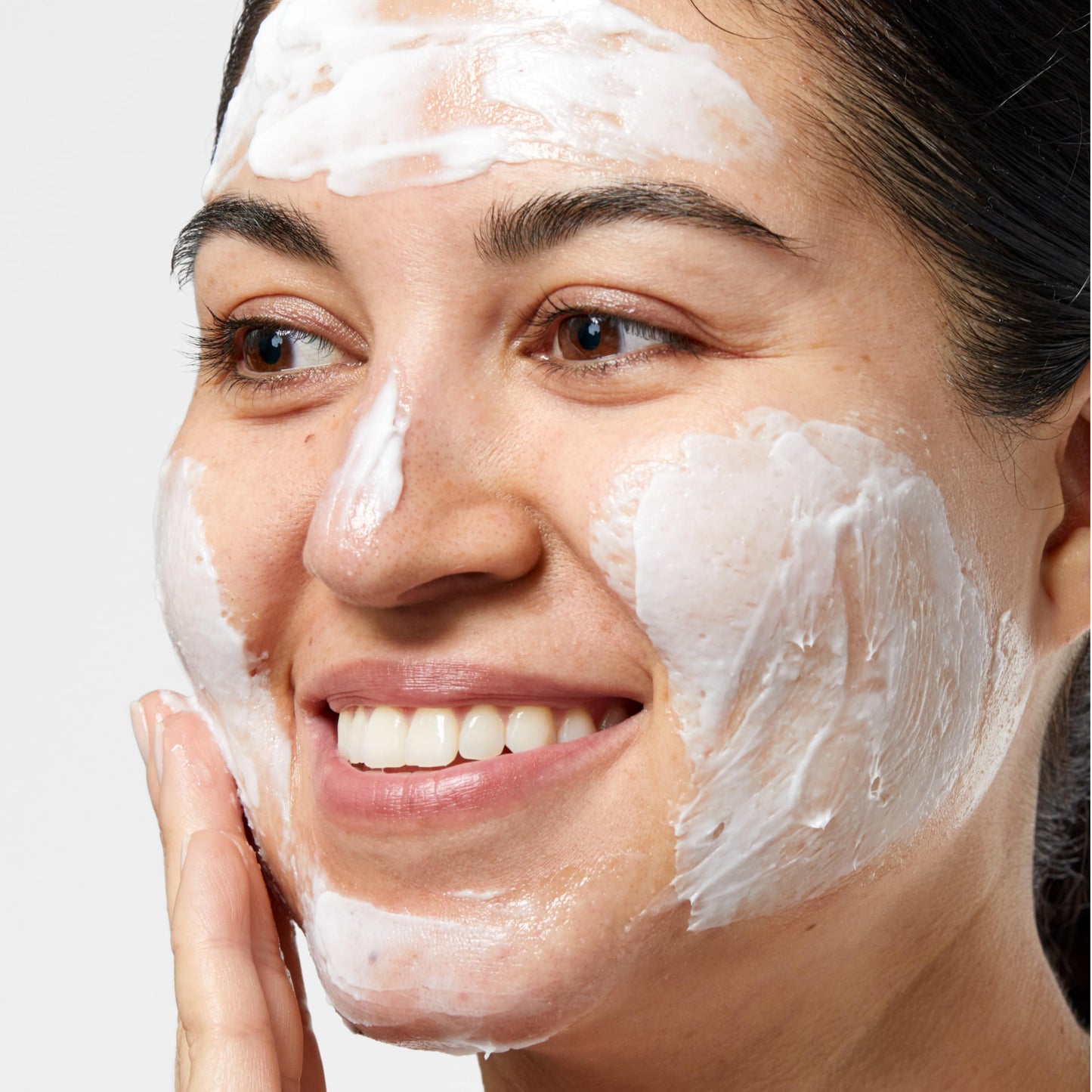 Clinique 7 Day Daily Gentle Face Exfoliator Lightweight Scrub Cream For All Skin Types | Mild Face Scrub With Silica | Exfoliating + Refining, 8.5 Fl Oz