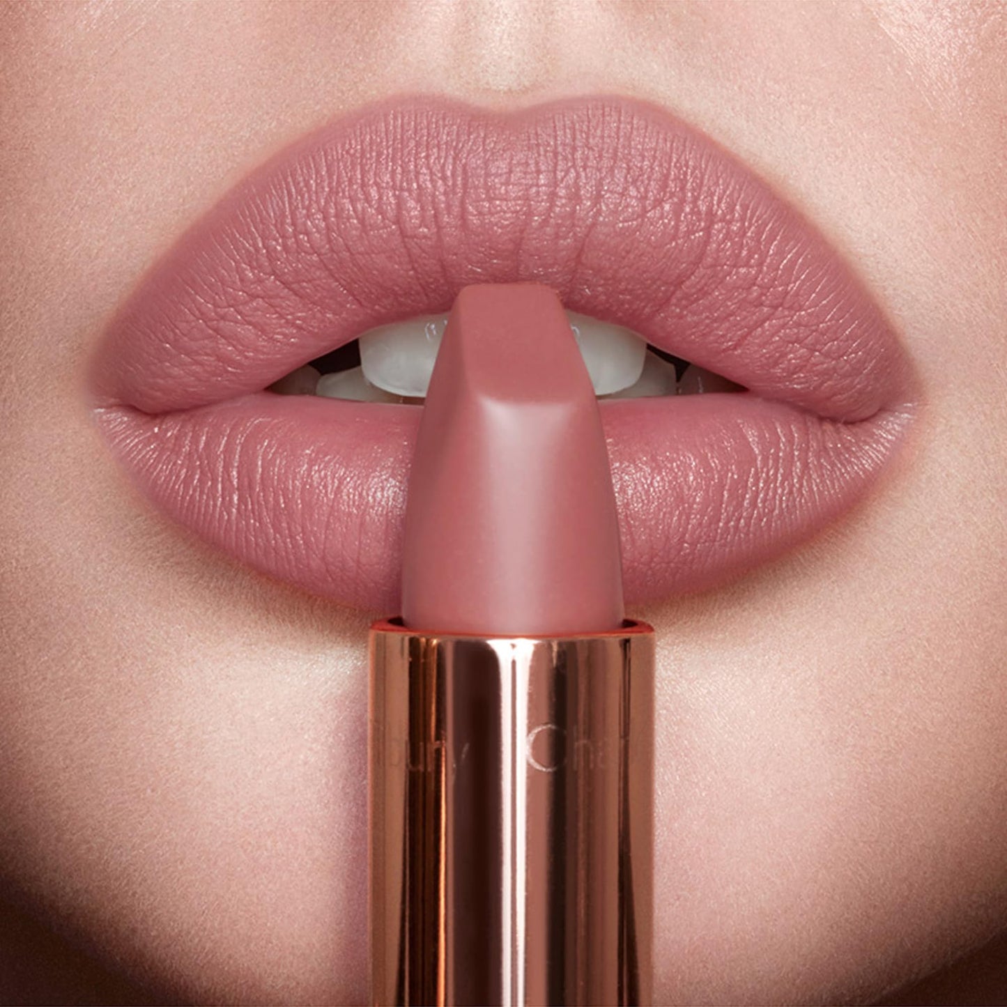 Charlotte Tilbury Matte Revolution Lipstick - Long Lasting Matte Lipstick, Giftable Beauty Essential with Buildable Color & Lip-Loving Ingredients - Creamy Easy to Blend Formula - Pillow Talk Original