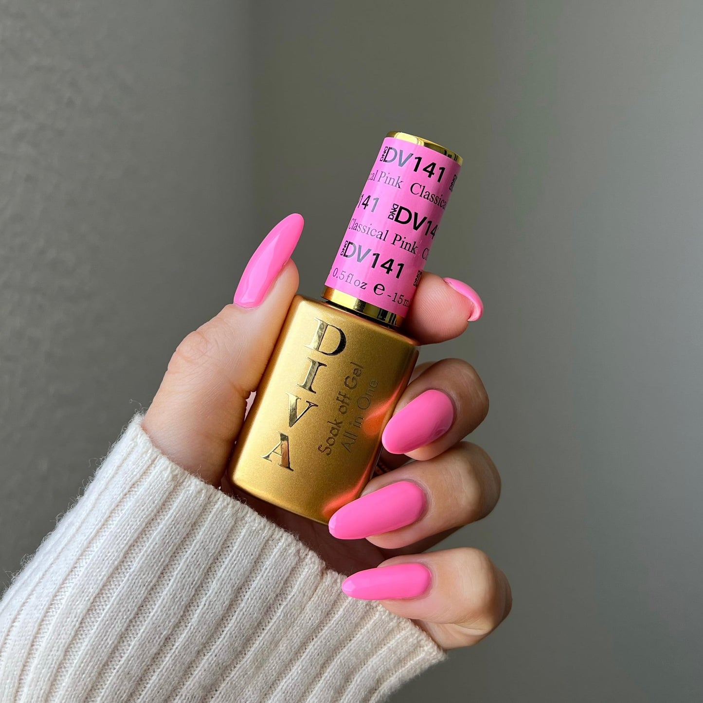 DND Diva Gel Polish Set, Soda Poppin Collection, UV/LED Gel Polish and Air Dry Nail Lacquer, Matching Chip-Free Polish Duo, 141 Classical Pink, 0.5 Fl Oz
