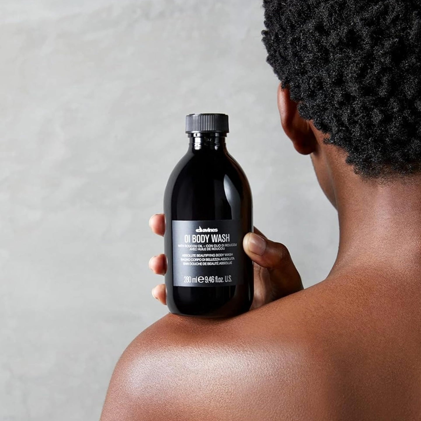 Davines OI Body Wash, Gently Cleansing Moisturizing Body Wash for All Skin Types - Hydrates & Softens Skin with Antioxidant Roucou Oil - Rich Creamy Foam with Signature OI Scent, 9.47 Fl Oz