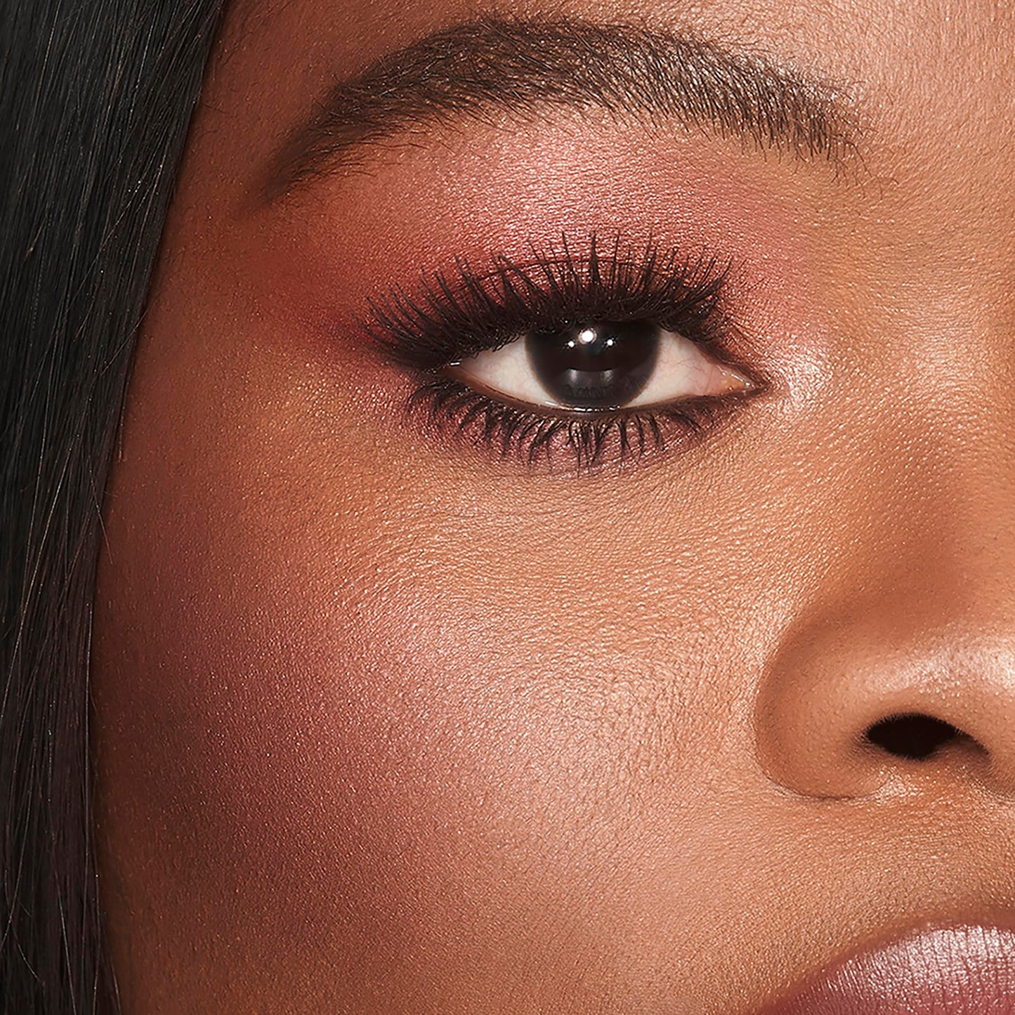 Charlotte Tilbury Cheek to Chic Powder Blush - Two-Tone Cheek Makeup with a Radiant, Luminous Finish - Buildable Color that Smooths, Buffs & Blends for a Light Reflecting Glow - Walk Of No Shame