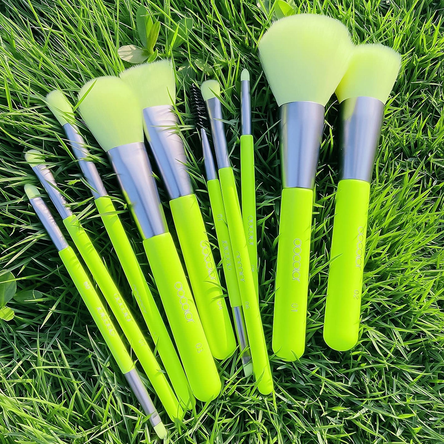 Docolor 4 in 1 Lash Curler Kit with 6 Extra Replacement Refill Pads + 10Pcs Makeup Brush Set Premium Synthetic Powder Kabuki Foundation Contour Blush Concealer Eye Shadow Blending Liner Make Up Brush