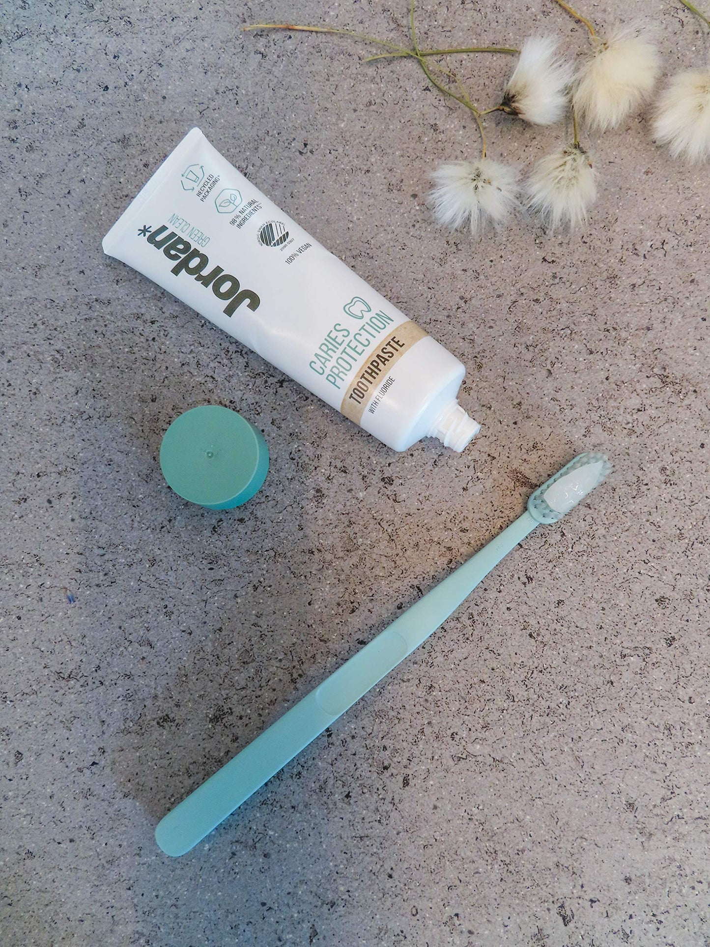 Jordan* ® | Green Clean Manual Toothbrush | Sustainable, Scandinavian Design, Soft Bristles, Mixed Colors | 4 Units