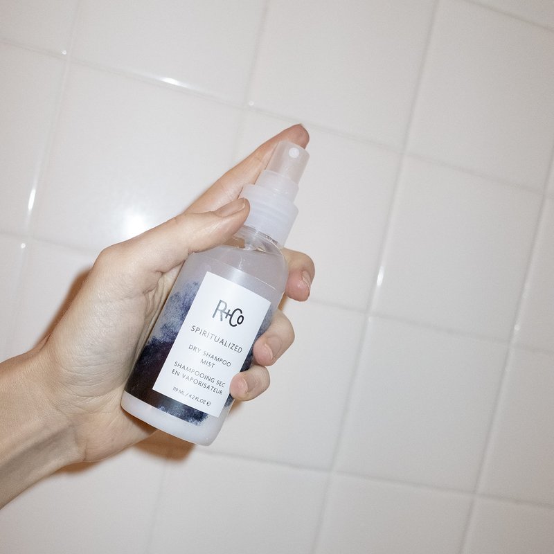 R+Co Spiritualized Dry Shampoo Mist | Micellar Cleanse for Hair & Scalp | Refreshes, Purifies & Adds Softness | Vegan + Cruelty-Free | 4.2oz