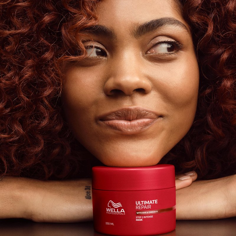 Wella Professionals ULTIMATE REPAIR Mask for Damage Hair | Deeply Nourishing | Strengthens & Smooths | 5 Fl Oz - Packaging May Vary