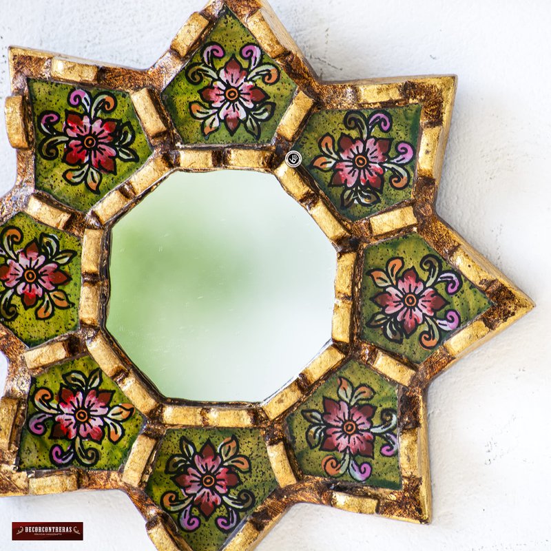 DecorContreras Green Round Wall Mirror – Peruvian Handmade Reverse Painted Glass - Small Decorative Boho Mirror for Living Room - Artisan Peruvian Wall Decor