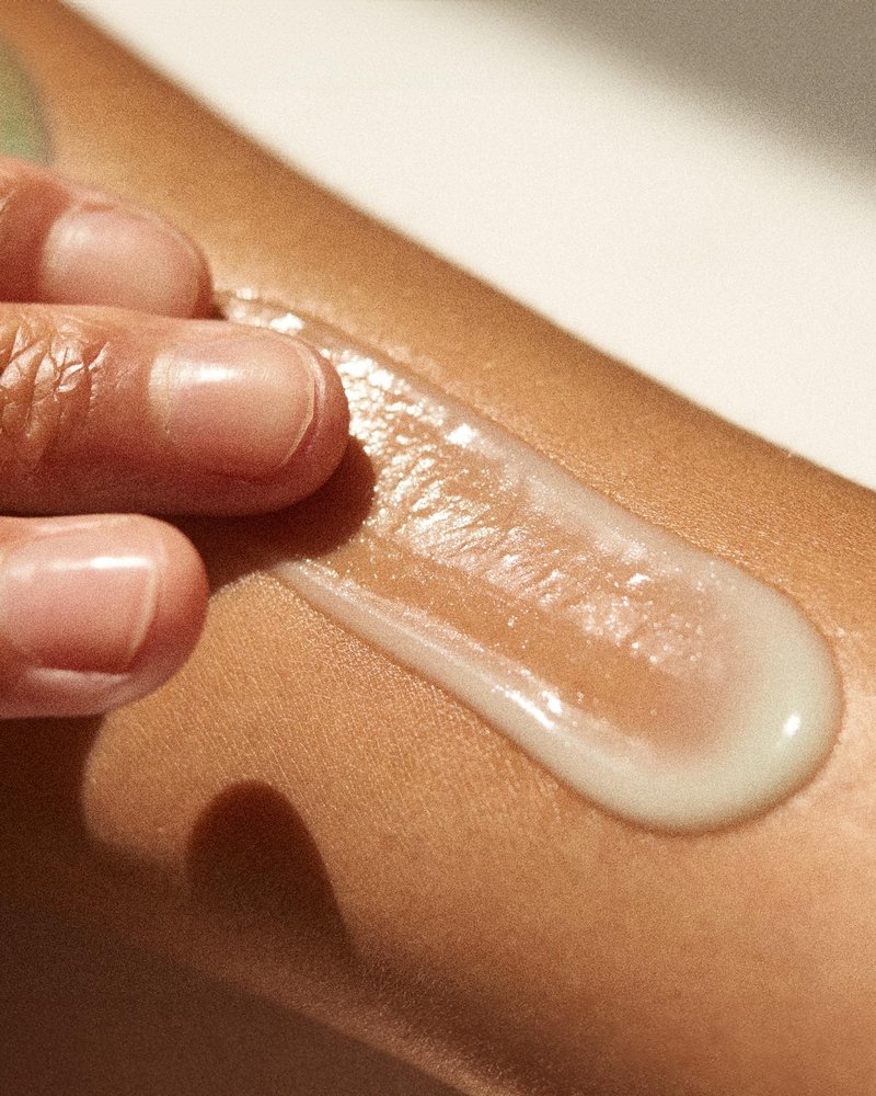 DUNE SUNCARE The Bod Guard - Award-Winning Clear Invisible Gel Body Sunscreen - Broad Spectrum SPF 30 Protection, 72 Hour Hydration, 40 Mins. Water Resistant, Reef Friendly, Non-Greasy (8.4 Fl Oz)