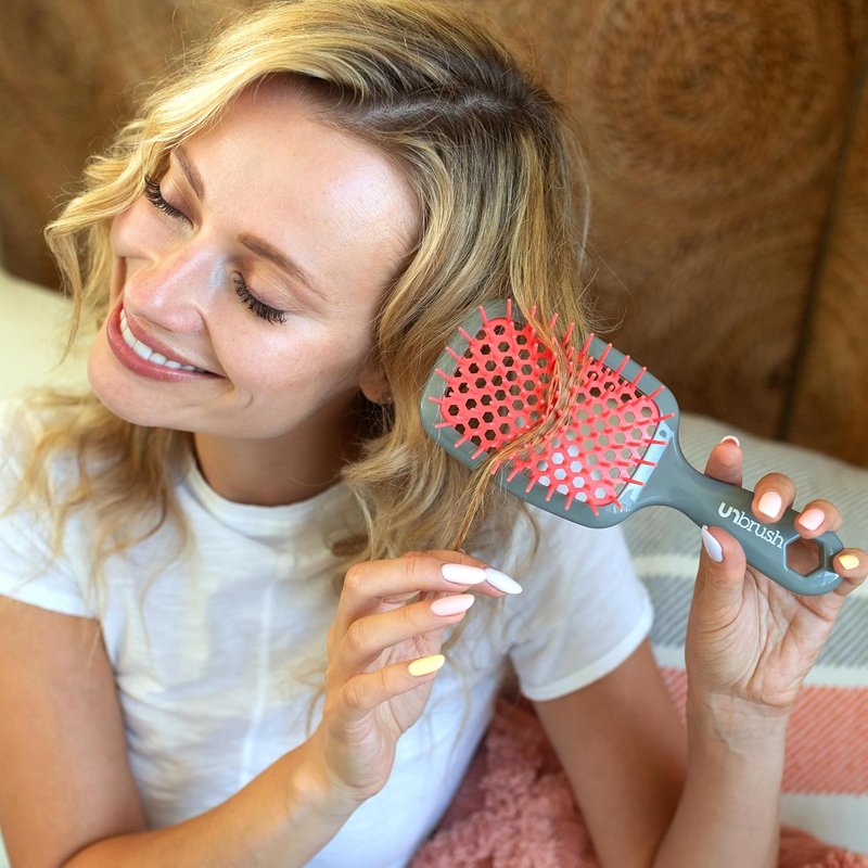 FHI Heat Detangling Brush - Pain-Free Brushing for All Hair Types | Durable DuoFlex Bristles, Lightweight Handle