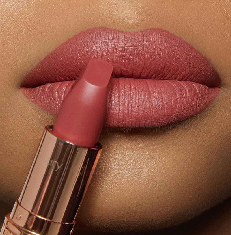 Charlotte Tilbury Matte Revolution Lipstick - Long Lasting, Matte Lipstick with Buildable Color & Lip-Loving Ingredients - Creamy, Easy to Blend Formula - Sexy Sienna