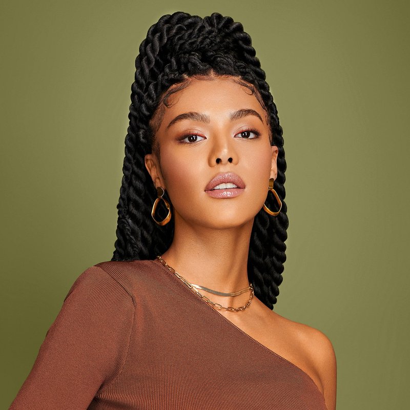 African Pride Olive Miracle Leave-In Conditioner (3 Pack) enriched with olive oil and tea tree to seal in moisture and prevent breakage. 12oz.